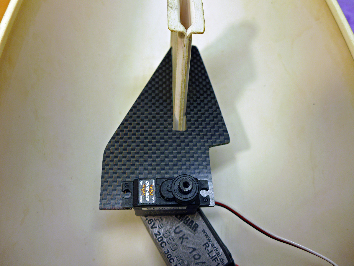 Servoboard CFK-Sandwich.jpg